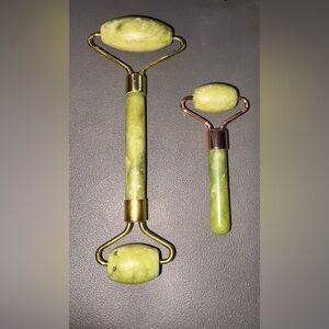 NWOT Green Jade Facial Roller Set as